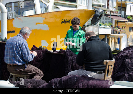 Andolu Kavagi, einem kleinen Fischen/Feriendorf am Ende des Bosporus, Istanbul, Türkei Stockfoto