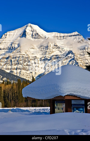 Schneebedeckten Mount Robson 3954 m/12972 Fuß Stockfoto