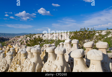 Hoodoos in einzigartigen Landschaft in der Nähe von Göreme, Kappadokien, auch Capadocia, Zentral-Anatolien, vor allem in der Provinz Nevşehir, Türkei Stockfoto