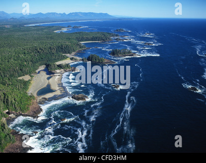 Luftaufnahme von Radar Beach und Long Beach, Pacific Rim National Park, Vancouver Island, British Columbia, Kanada. Stockfoto