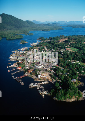 Luftaufnahme des Clayoquot Sound, Tofino Dorf Meares Island, British Columbia, Kanada. Stockfoto