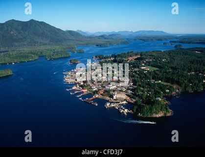 Luftaufnahme des Clayoquot Sound, Tofino Dorf Meares Island, British Columbia, Kanada. Stockfoto