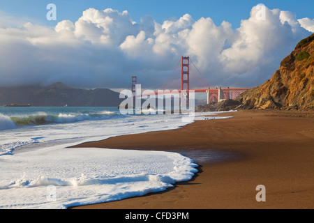 Die Golden Gate Bridge, verbindet die Stadt San Francisco mit Marin County, San Francisco, Kalifornien, USA Stockfoto