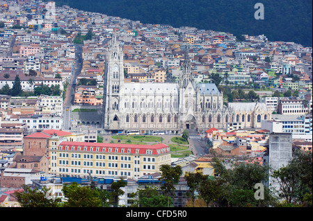 Gotische Basilika del Voto Nacional, Altstadt, UNESCO-Weltkulturerbe, Quito, Ecuador, Südamerika Stockfoto