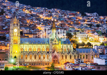 Gotische Basilika del Voto Nacional, Altstadt, UNESCO-Weltkulturerbe, Quito, Ecuador, Südamerika Stockfoto