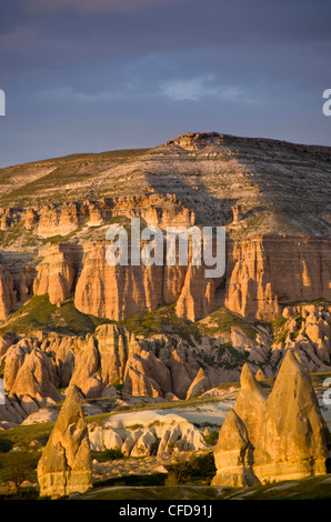 Landschaft in der Nähe von Göreme, Kappadokien, auch Capadocia, Zentral-Anatolien, vor allem in der Provinz Nevşehir, Türkei Stockfoto