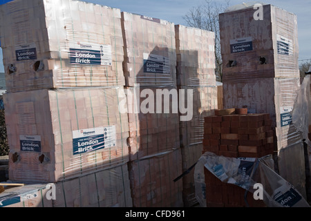 Ziegel und Stein Produkte im Hof des Erbauers Stockfoto