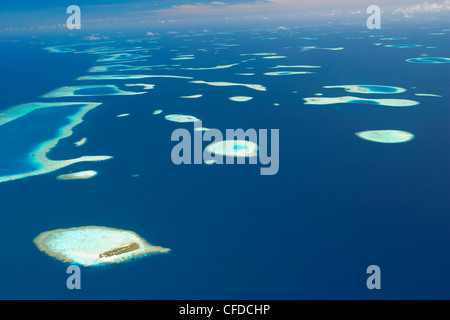 Luftaufnahme der Atolle und Inseln der Malediven, Indischer Ozean, Asien Stockfoto