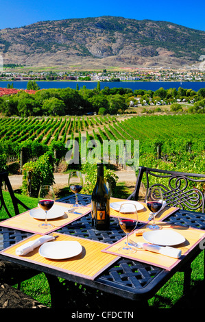 Tabelle 4 Set Wein Patio Nk' MIP Mip Keller Stockfoto
