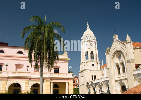 Kirche und Kloster von San Francisco de Asis, Plaza Bolivar, Cosco Viejo, UNESCO-Weltkulturerbe, Panama City, Panama Stockfoto
