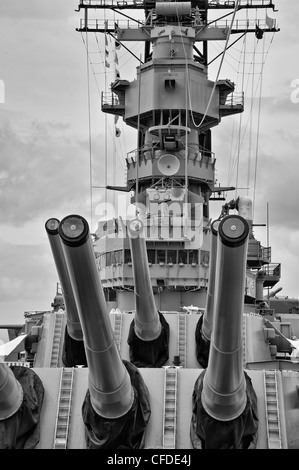 Waffen des Schlachtschiffes USS Missouri in Pearl Harbor, Oahu, Hawaii. Stockfoto