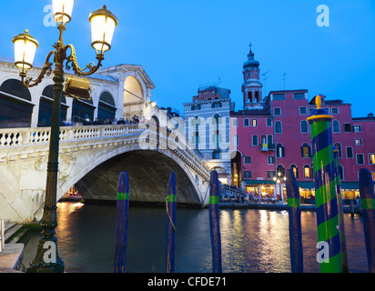 Rialto-Brücke am Canal Grande, Venedig, UNESCO World Heritage Site, Veneto, Italien, Europa Stockfoto