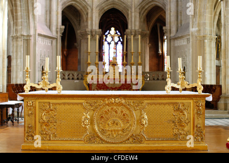 Hauptaltar in der Saint-Louis Kathedrale, Blois, Loir-et-Cher, Frankreich, Europa Stockfoto