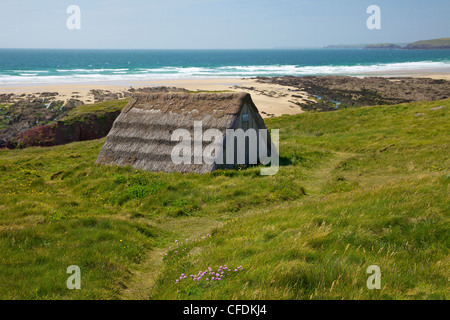 Algen-trocknen-Hütte, Süßwasser Weststrand, Pembrokeshire Nationalpark, Wales, Vereinigtes Königreich, Europa Stockfoto