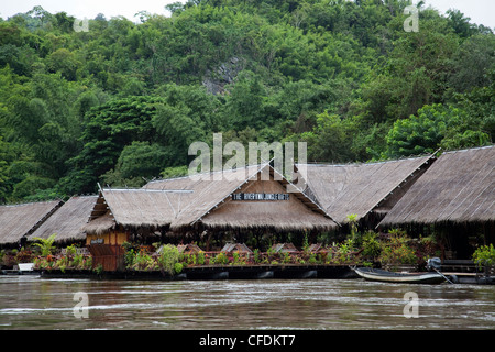 Jungle Rafts schwimmenden Restaurant und Übernachtung am River Kwai Noi, in der Nähe von Kanchanaburi, Thailand Stockfoto