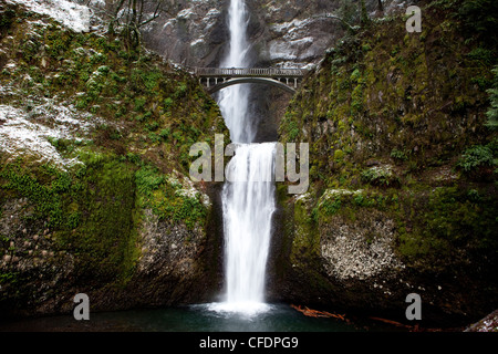 Multnomah Falls in der Columbia-Schlucht. Stockfoto