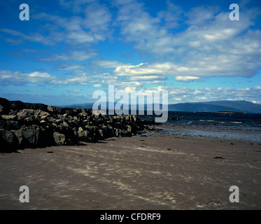 Loch Carron und die Applecross Berge aus Rubha Ardnish Strand Breakish Broadford Isle Of Skye Schottland Stockfoto