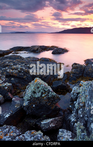 Ein Sommerabend auf der Isle Of Skye aus Drumbuie, Schottland, Vereinigtes Königreich, Europa anzeigen Stockfoto