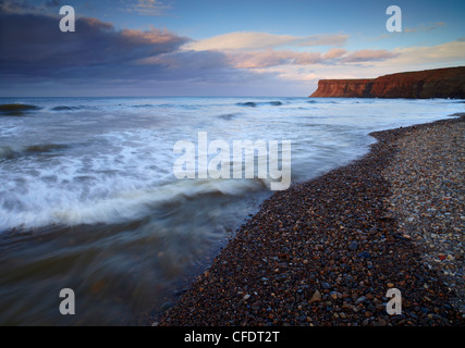 Blick auf Jagd Klippen vom Strand von Saltburn, North Yorkshire, Yorkshire, England, Vereinigtes Königreich, Europa Stockfoto