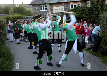 Morris Dancers, Widecombe-in-the-Moor, Dartmoor, Devon, England, Vereinigtes Königreich, Europa Stockfoto