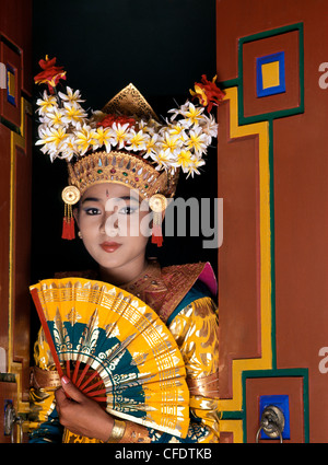 Junges Mädchen im Legong Tänzerin Kostüm, Bali, Indonesien, Südostasien, Asien Stockfoto