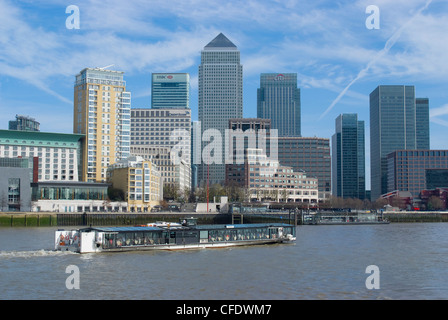 Blick über die Themse von Rotherhithe gegenüber Canary Wharf, Isle of Dogs, London E14, England, Vereinigtes Königreich, Europa Stockfoto