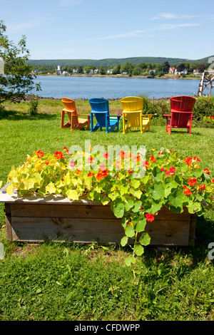 Farbenfrohe Klappstühlen, Annapolis Royal, Nova Scotia, Kanada Stockfoto