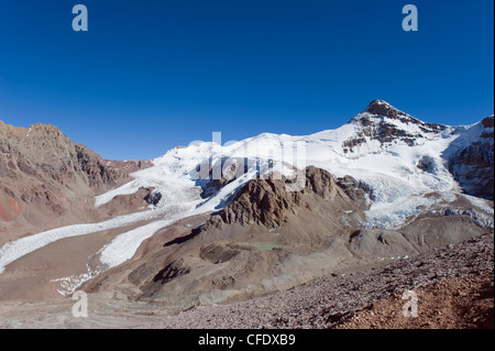 Gletscher in der Nähe von Plaza de Mulas Basecamp, Aconcagua Provincial Park, Anden Berge, Argentinien, Südamerika Stockfoto