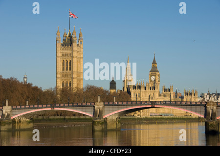 Die Houses of Parliament und Lambeth Bridge, Themse, London, England, Vereinigtes Königreich, Europa Stockfoto