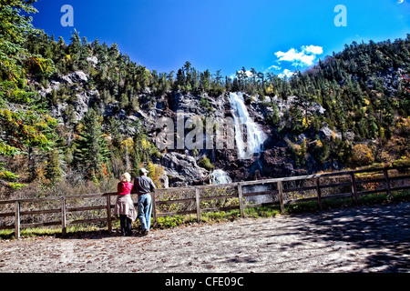 Bridal Veil Falls in Agawa Canyon im Norden von Ontario, Kanada im Herbst Stockfoto