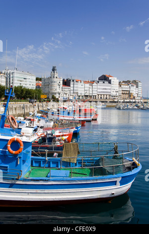 Angelboote/Fischerboote in Darsena Marina, La Coruna Stadt, Galizien, Spanien, Europa Stockfoto