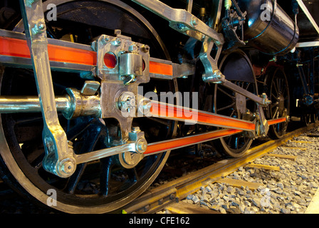 Dampfmaschine Räder im SL & Piano Museum in Sagano, Kyoto Präfektur, Japan. Stockfoto