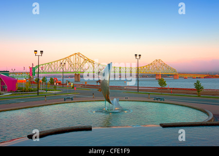 J.c. Van Horne Brücke zwischen Campbellton und Pointe-À-la-Croix, Québec, Campbellton, New Brunswick, Kanada Stockfoto