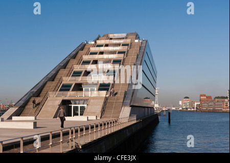 Bürogebäude Dockland gebaut 2005 von Hadi Teherani, Hamburg Altona, Deutschland Stockfoto