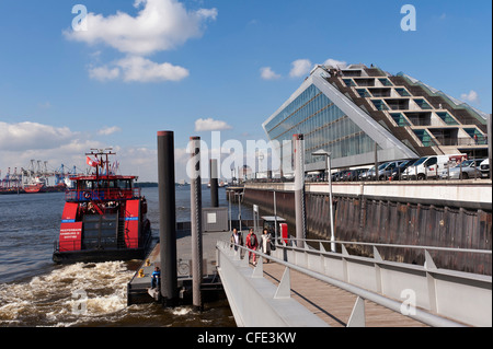 Bürogebäude Dockland gebaut 2005 von Hadi Teherani, Hamburg Altona, Deutschland Stockfoto