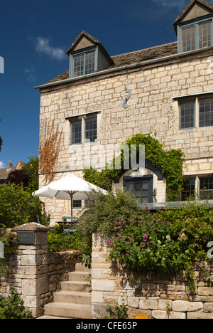 UK, Gloucestershire, Stroud, Painswick, Pfarrhaus Street, Fairfax House, elegante Cotswold Stein nach Hause Stockfoto