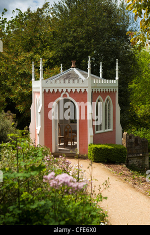 UK, Gloucestershire, Painswick Haus, Rokoko-Garten, elegante Gartenstruktur Eagle House Stockfoto