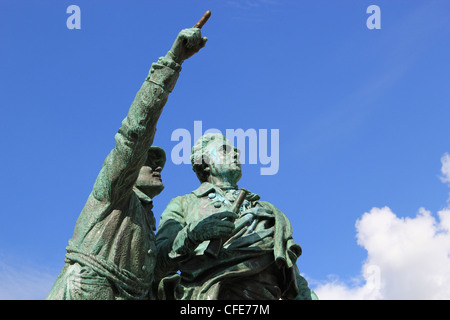 Statue des Leitfadens Jacques Balmat zeigt den Mont-Blanc, Horace-Benedict De Saussure, Chamonix, Frankreich Stockfoto