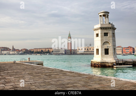 Leuchtturm von San Giorgio Maggiore, Campanile von San Marco, Dogenpalast, Venedig, Veneto, Italien Stockfoto