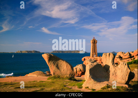 Leuchtturm Ploumanach Cote De Granit Rose Cotes-dÕArmor Bretagne Frankreich Stockfoto