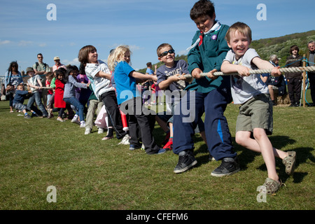 Kinder Schlepper Weg Mayday feiern 2011 Woodmancote Cheltenham UK Stockfoto
