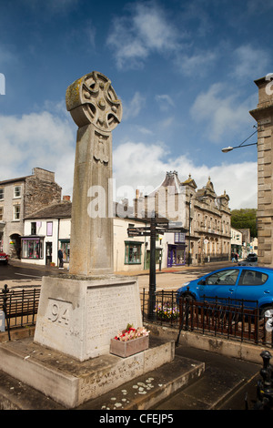 Großbritannien, England, Yorkshire, Leyburn, Marktplatz, Kriegerdenkmal Stockfoto