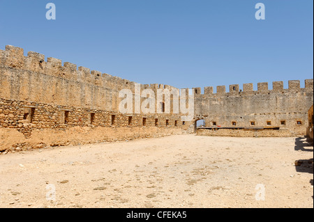 Blick auf die venezianische Festung von Frangokastello an der Südküste von Kreta in der Provinz von Chania. Stockfoto