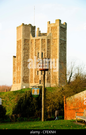 Orford Castle ist eine Burg im Dorf Orford, der Bergfried steht immer noch unter die Erde bedeckt bleibt, Suffolk, England, Stockfoto