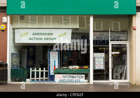 Ladenfront und Fenster Informationen und Aktionen über und gegen den Chiltern HS2 high-Speed Rail Link Amersham Neustadt Bucks UK Stockfoto