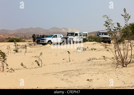 Deserto de Viana, Boa Vista, Kap Verde Inseln. Touristen in der Wüste auf einem Sightseeing-trip Stockfoto