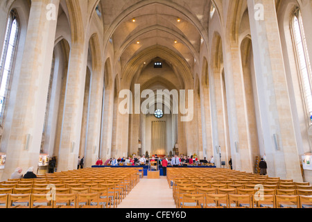 Innenraum der Kathedrale-Kirche des Heiligen Geistes, Guildford Cathedral, Guildford, Surrey, England, Vereinigtes Königreich Stockfoto