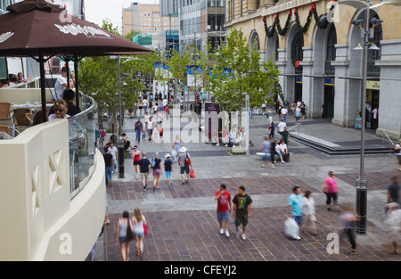 Menschen zu Fuß entlang Murray Street Mall, Perth, Western Australia, Australien, Pazifik Stockfoto