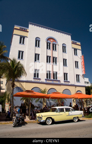 Klassisch, mit alten Chevrolet, Art Deco District, South Beach, Miami, Florida, Vereinigte Staaten von Amerika, Stockfoto