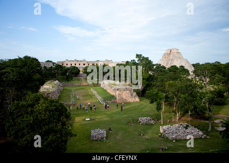 Blick über die Maya-Ruinen von Uxmal, UNESCO-Weltkulturerbe, Yucatan, Mexiko, Stockfoto